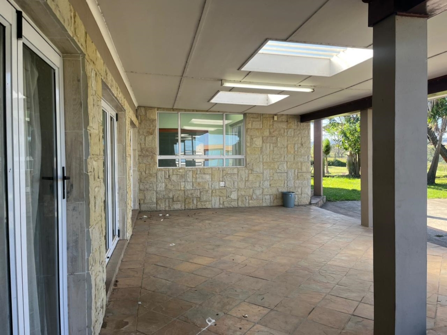  Bedroom Property for Sale in Cove Ridge East Eastern Cape